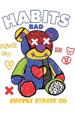 Ilustración de oso de peluche estilo 'patchwork' multicolor con ojos en X y textos 'HABITS' y 'SUPPLY STREET CO'